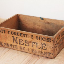 Caisse NESTLE - brocante St Martin