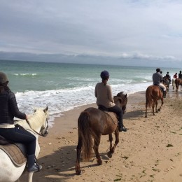 Balade à cheval sur la plage de la Conche